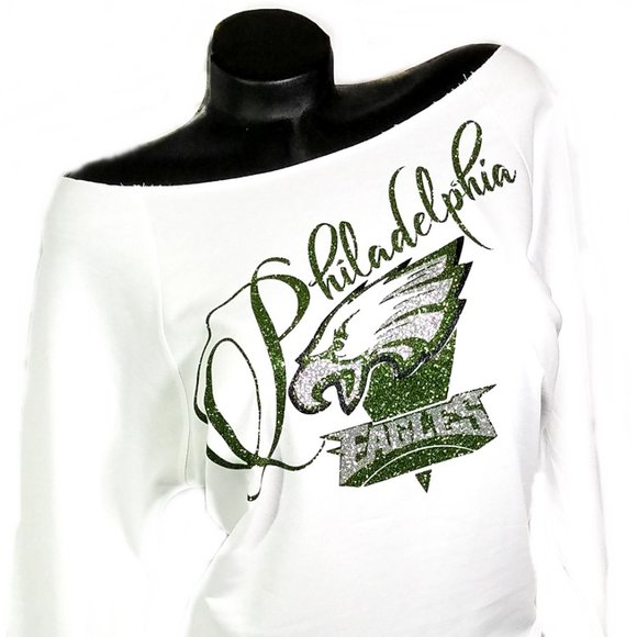 Philadelphia Eagles on a White Sweatshirt with Shiny Lettering. - Picture 2 of 6